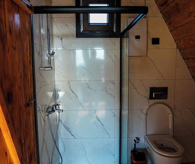 ホテル Heidi Bungalov