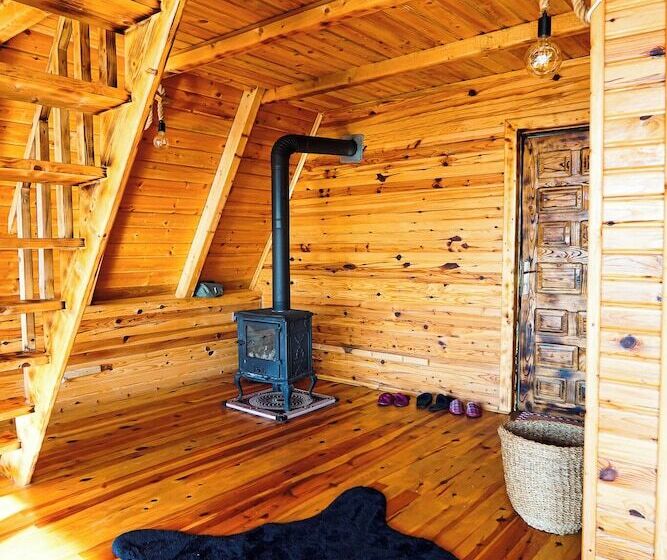 ホテル Heidi Bungalov