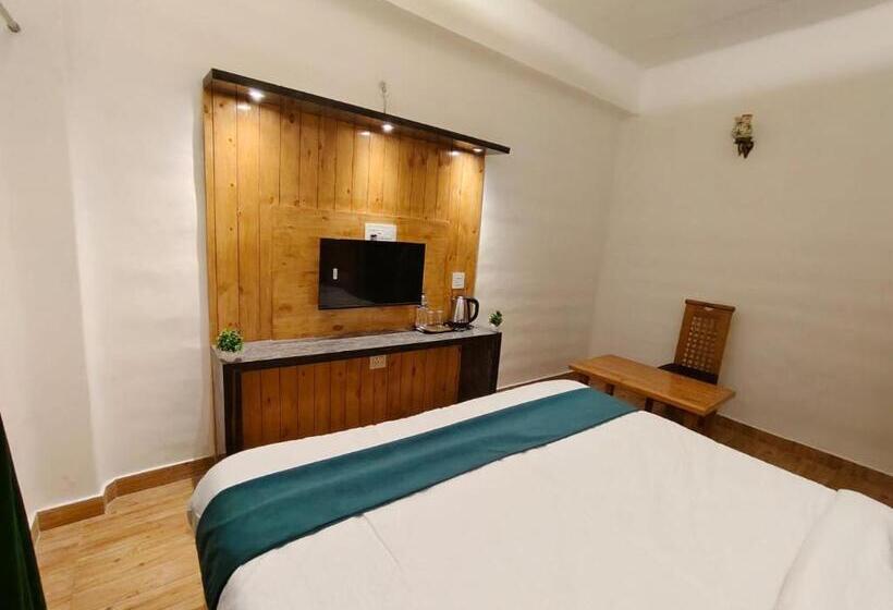 בית מלון כפרי Karans Inn