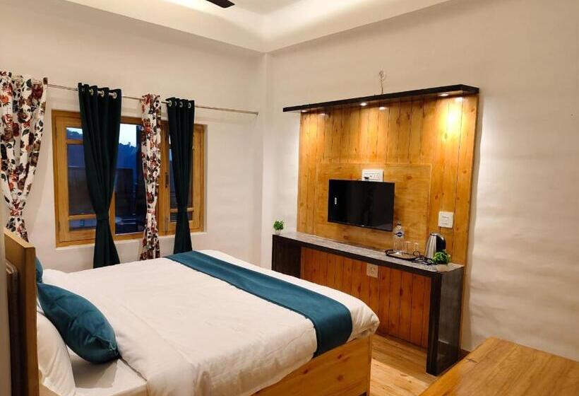 בית מלון כפרי Karans Inn