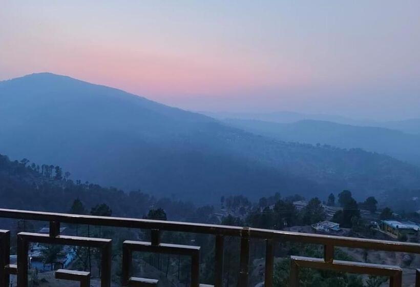 בית מלון כפרי Karans Inn