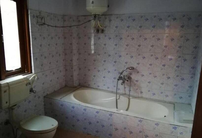 فندق Lake View Resort Kafnu