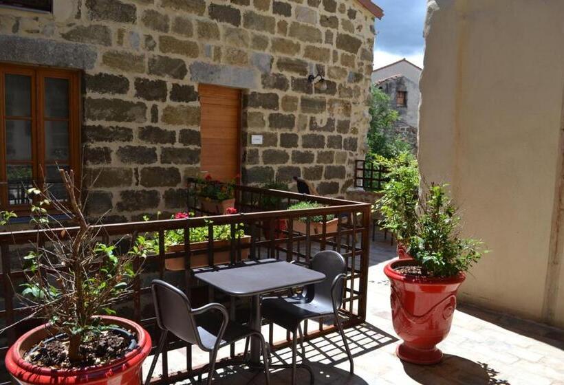 בית מלון כפרי Le 19   Suite 19   50m2   Centre Historique   Clim