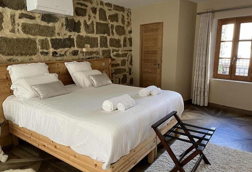 בית מלון כפרי Le 19   Suite 19   50m2   Centre Historique   Clim