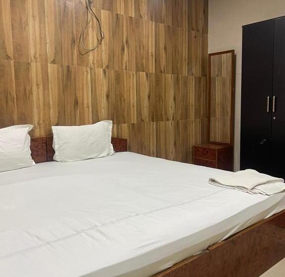 酒店 Maha Roopa Palace