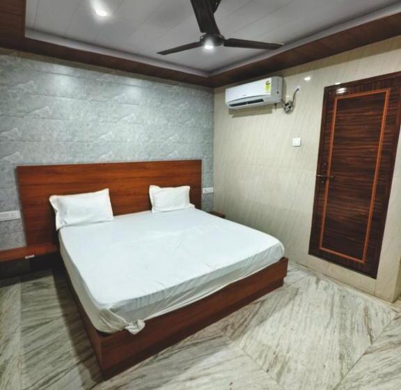 酒店 Maha Roopa Palace