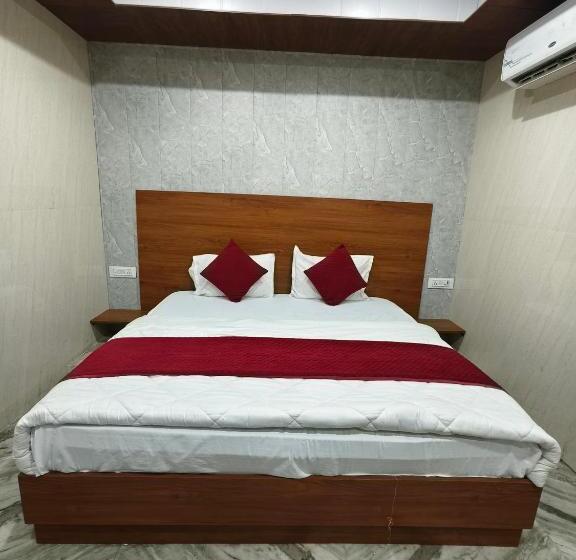 酒店 Maha Roopa Palace