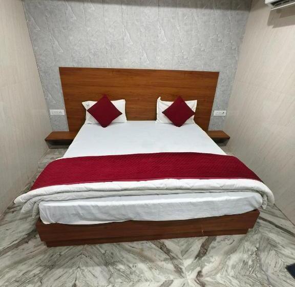 酒店 Maha Roopa Palace