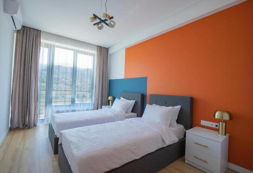 هتل Naubari Estate