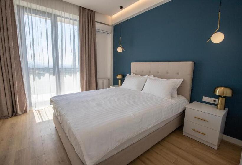 هتل Naubari Estate