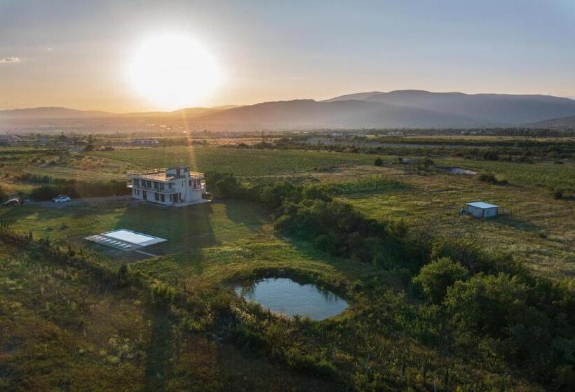 هتل Naubari Estate