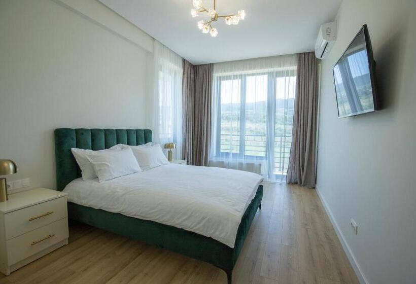 هتل Naubari Estate