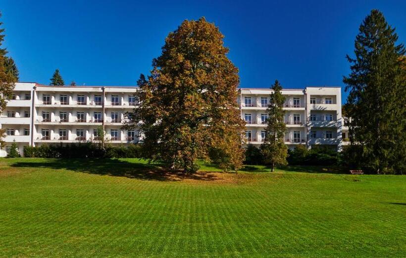 ホテル Palace   Kúpele Sliač