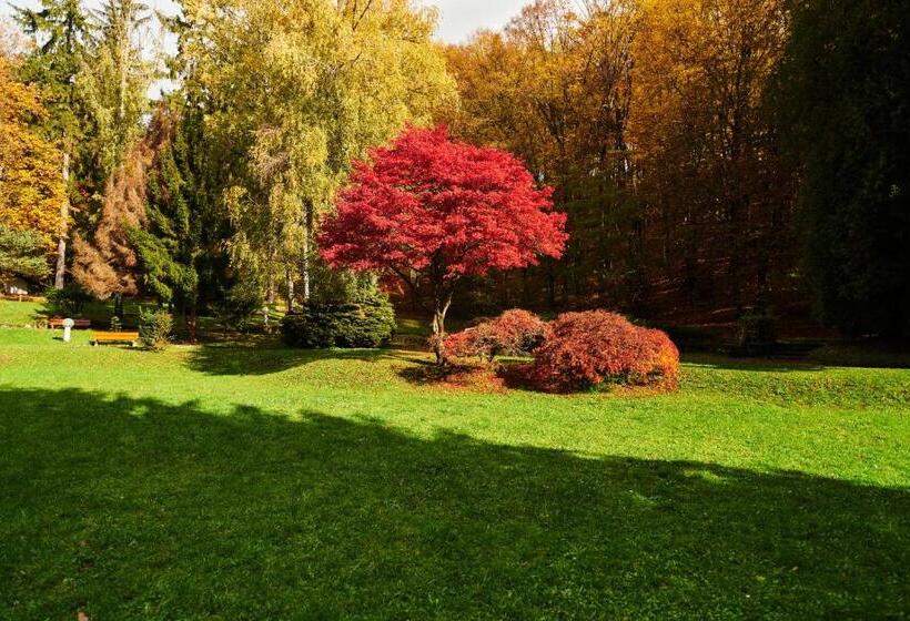 ホテル Palace   Kúpele Sliač