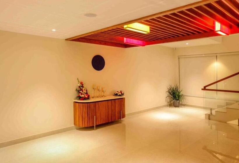 ホテル Park Residency Ayarkunnam