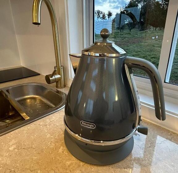 בית מלון כפרי Red Hill Cabin #1 Walcha