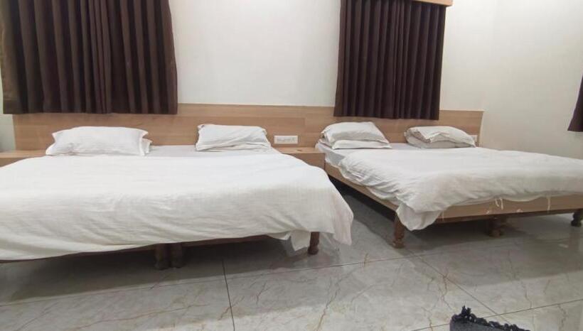 Отель Royal Stay Gandhinagar