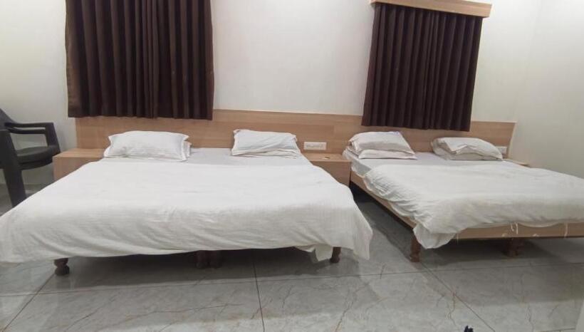 ホテル Royal Stay Gandhinagar