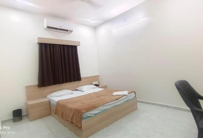 ホテル Royal Stay Gandhinagar