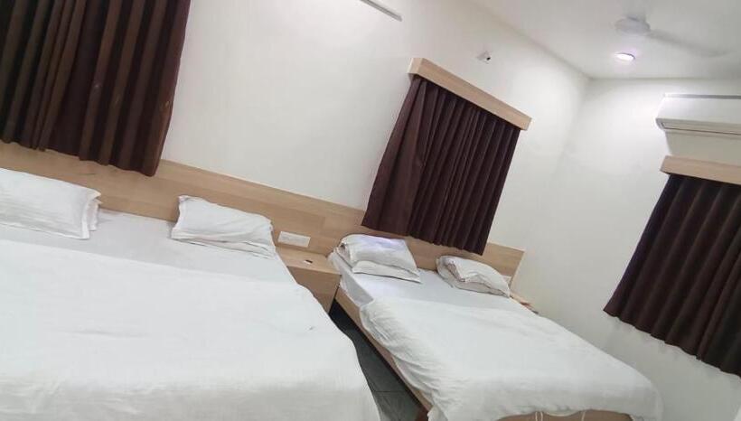 ホテル Royal Stay Gandhinagar