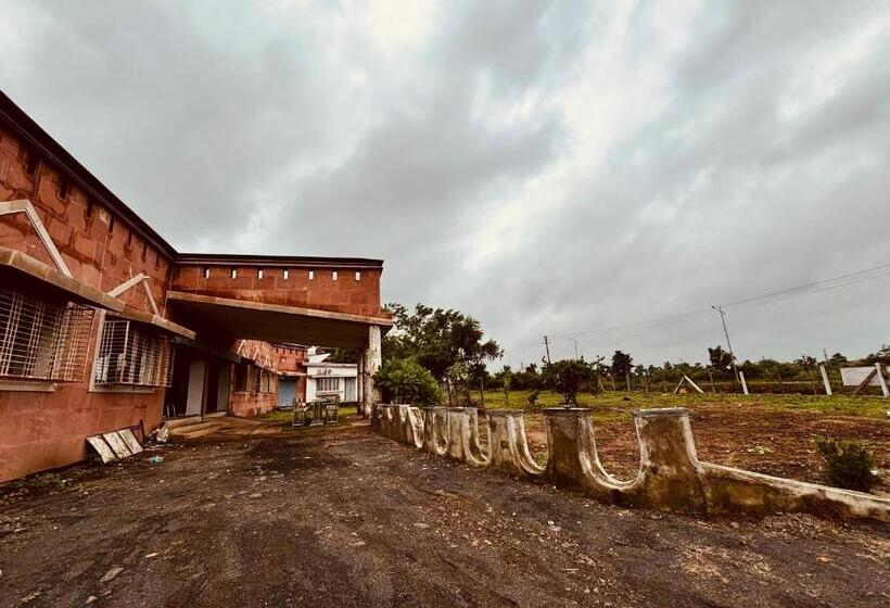 酒店 Royal Villa Resort