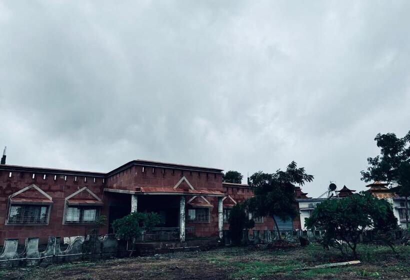 酒店 Royal Villa Resort