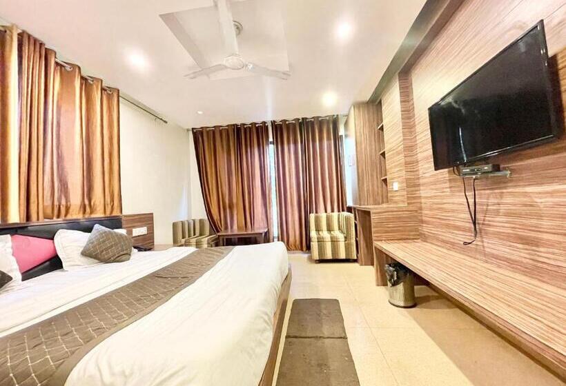 ホテル Savoy Residency Inn ! Mussoorie होटल सवॉय रेजीडेंसी इन, হোটেল সাভয় রেসিডেন্সি ইন , Near Mall Road H