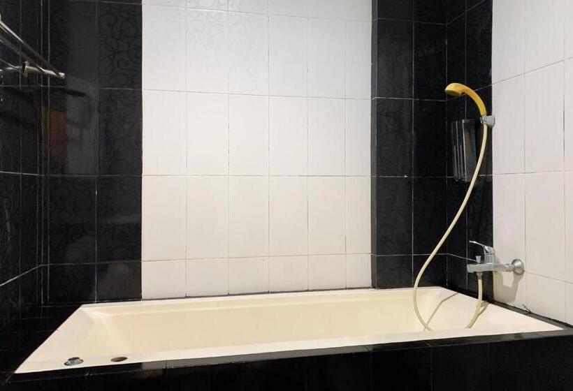 فندق Sr Residence Near Mall Ciputra Cibubur Mitra Reddoorz