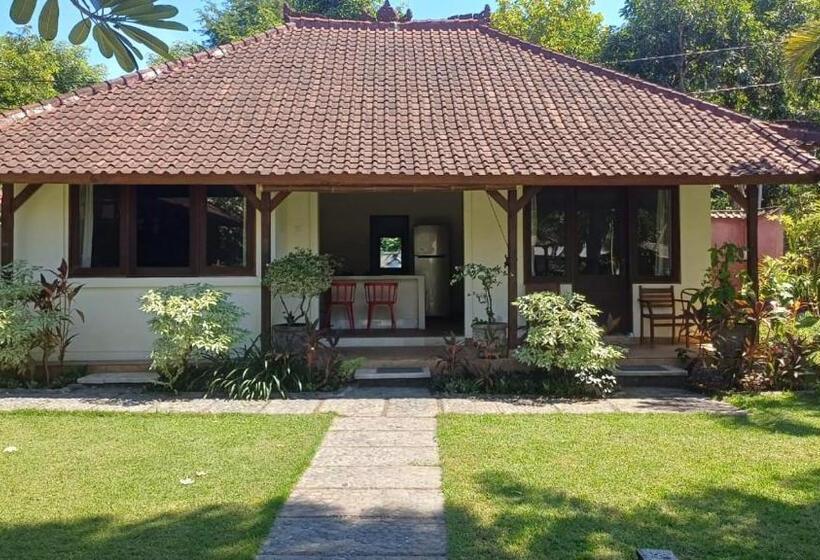 בית מלון כפרי The Beach Bungalows & Turtle Sanctuary