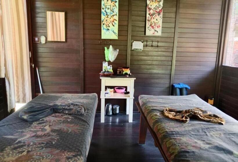 בית מלון כפרי The Beach Bungalows & Turtle Sanctuary