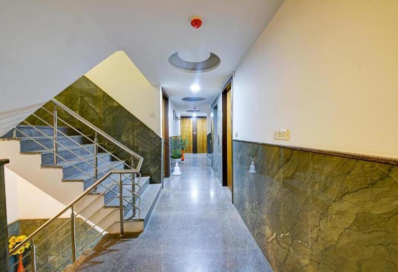 Отель The Grand Ambrosia