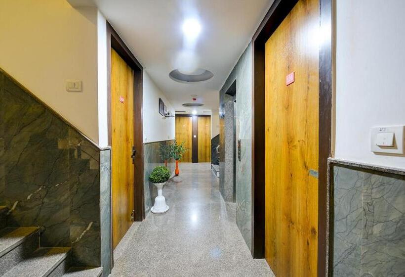 Отель The Grand Ambrosia