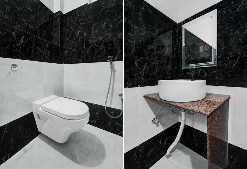 Отель The Grand Ambrosia