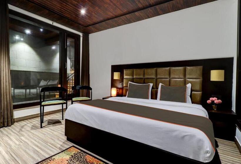 Отель The Grand Ambrosia