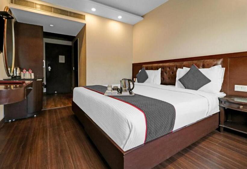 Отель The Grand Ambrosia