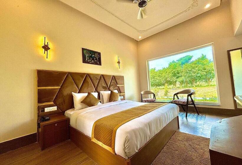 בית מלון כפרי Corbett The Regnum Resort