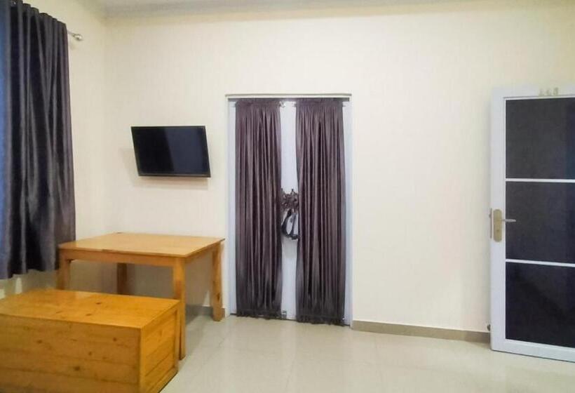 בית מלון כפרי Urbanview Botania Meeting Point Batam By Reddoorz