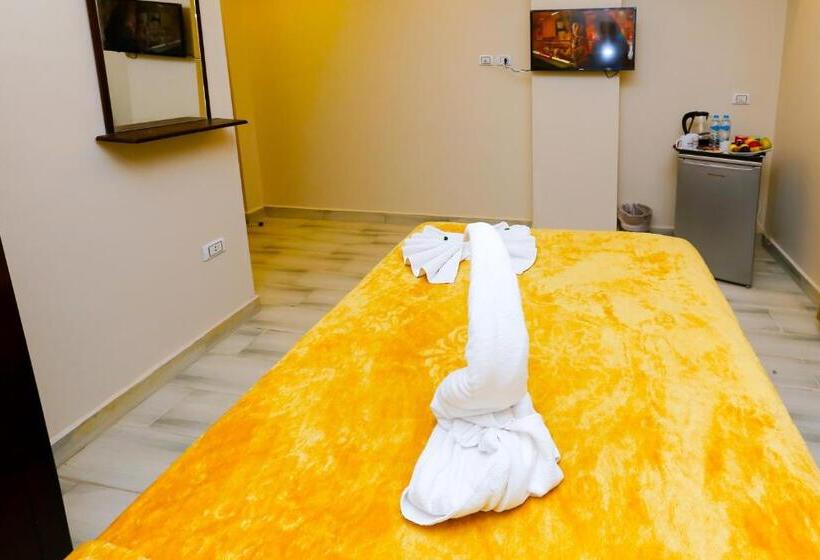 هتل Venus Guest House