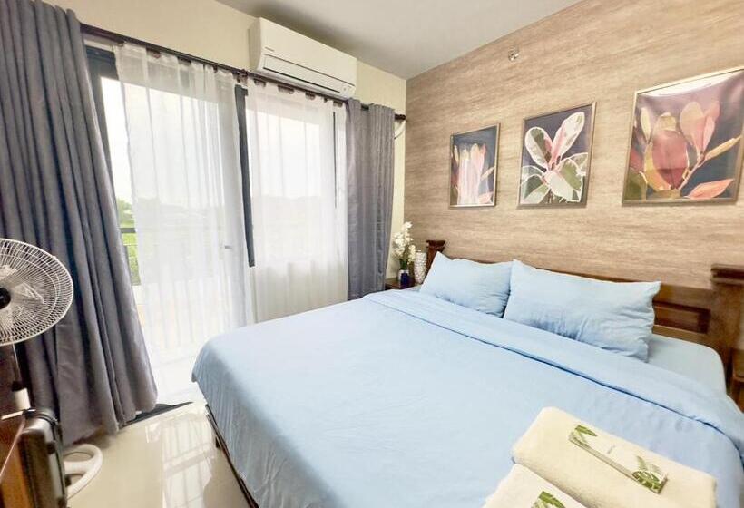 Iloilo Travelers Crib The King Bed