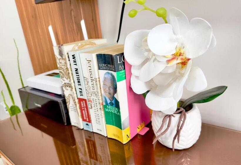 Iloilo Travelers Crib The King Bed