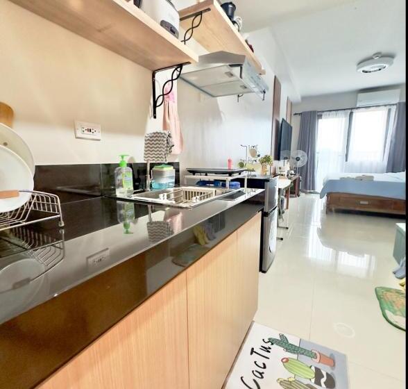 Iloilo Travelers Crib The King Bed