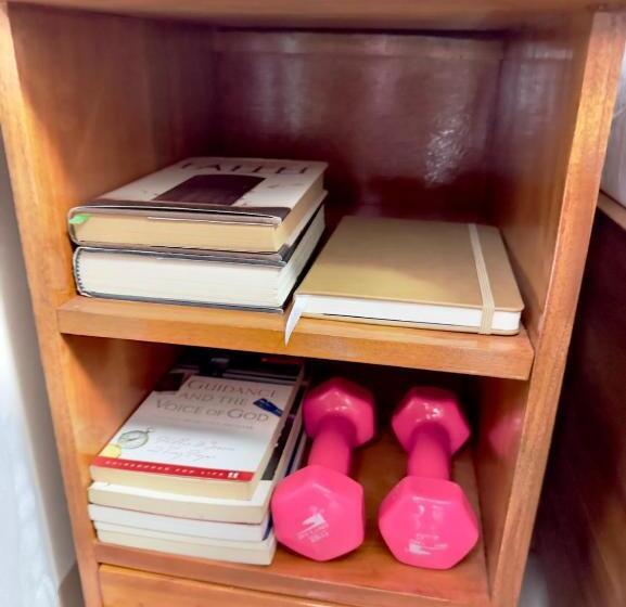 Iloilo Travelers Crib The King Bed