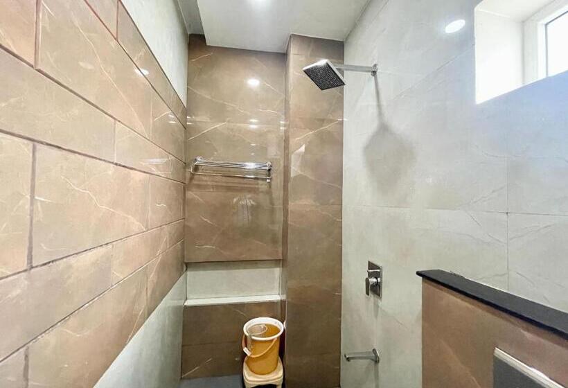 Le Grace ! Haridwar होटल ले ग्रेस, ஹோட்டல் லீ கிரேஸ் Fully Air Conditioned Hotel, Lift Wifi And Park