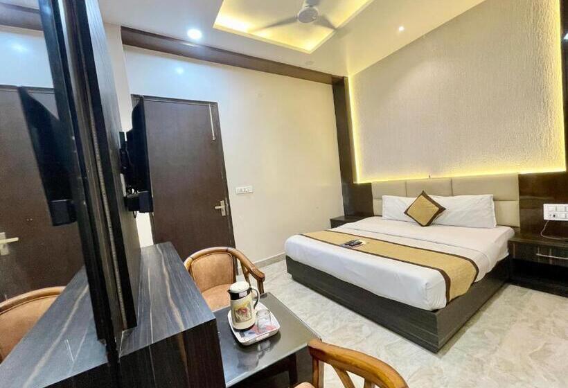 Le Grace ! Haridwar होटल ले ग्रेस, ஹோட்டல் லீ கிரேஸ் Fully Air Conditioned Hotel, Lift Wifi And Park