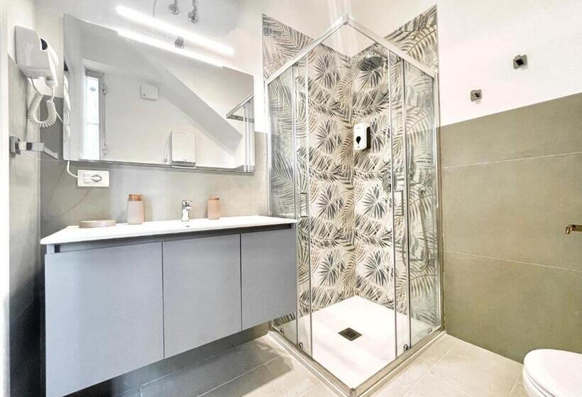 פנסיון Barirooms   Murat Suites