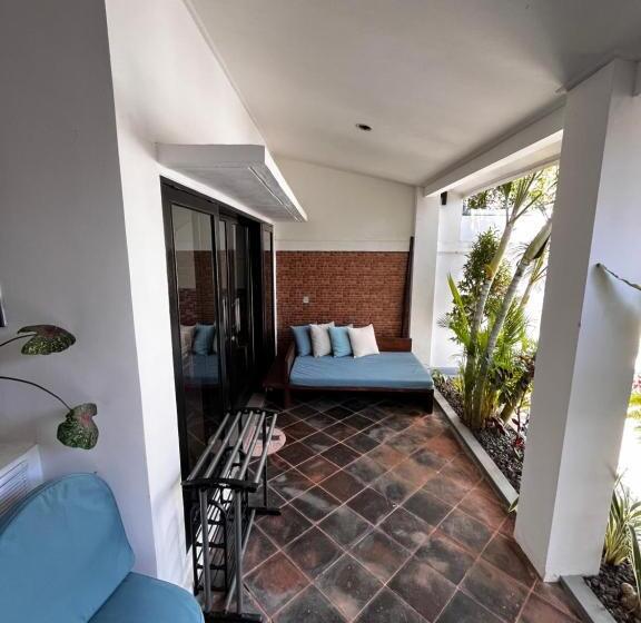 펜션 Black Pillow Villa