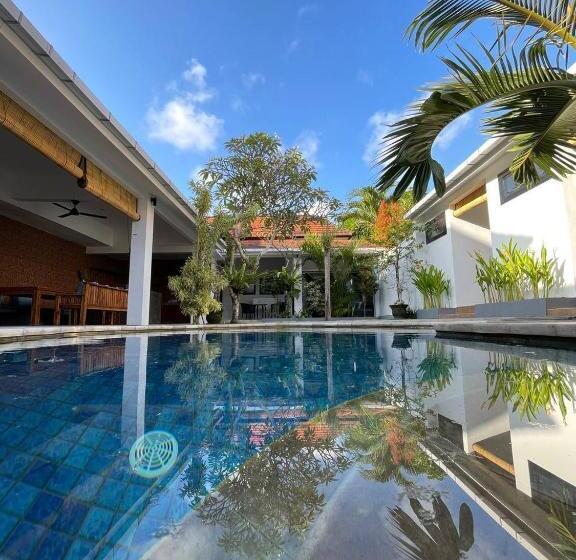 펜션 Black Pillow Villa