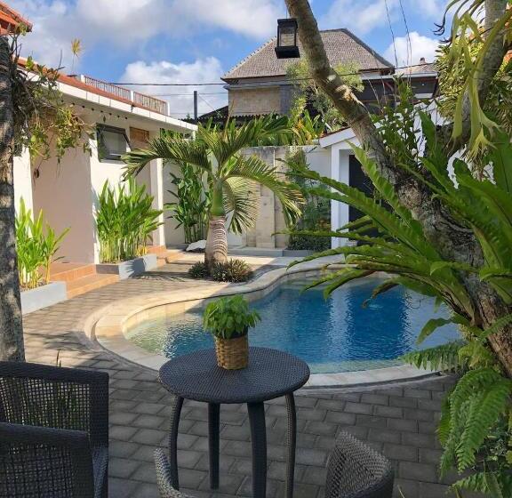 펜션 Black Pillow Villa