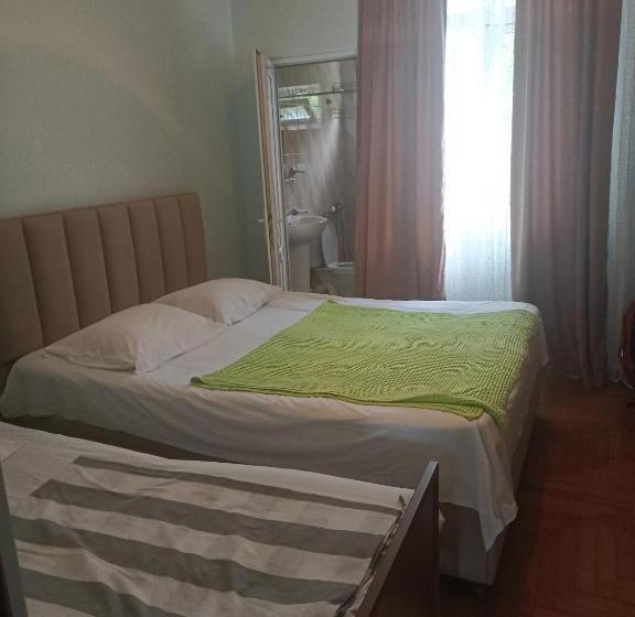 پانسیون Cicis House