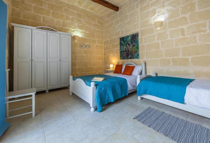 پانسیون Coastal Harmony 4 At Tan Neputi